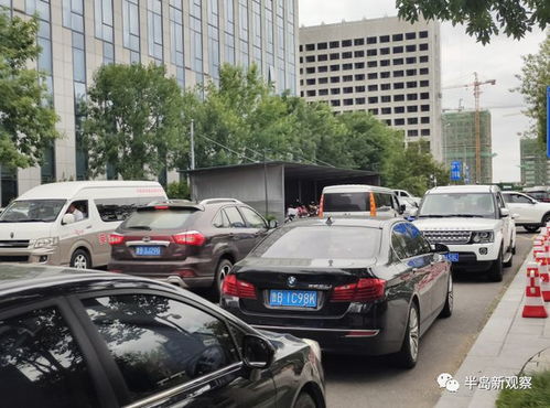 停車緊張,即墨市民服務中心地下停車場緣何不開放成擺設？